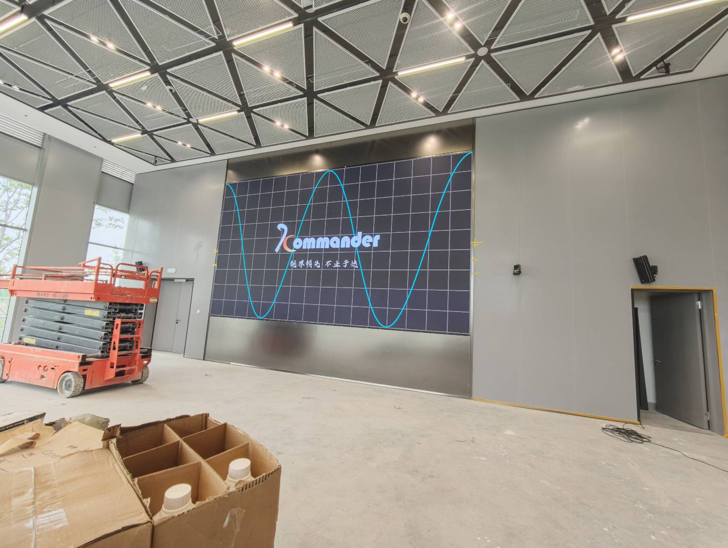 信阳某公司一楼LED大屏